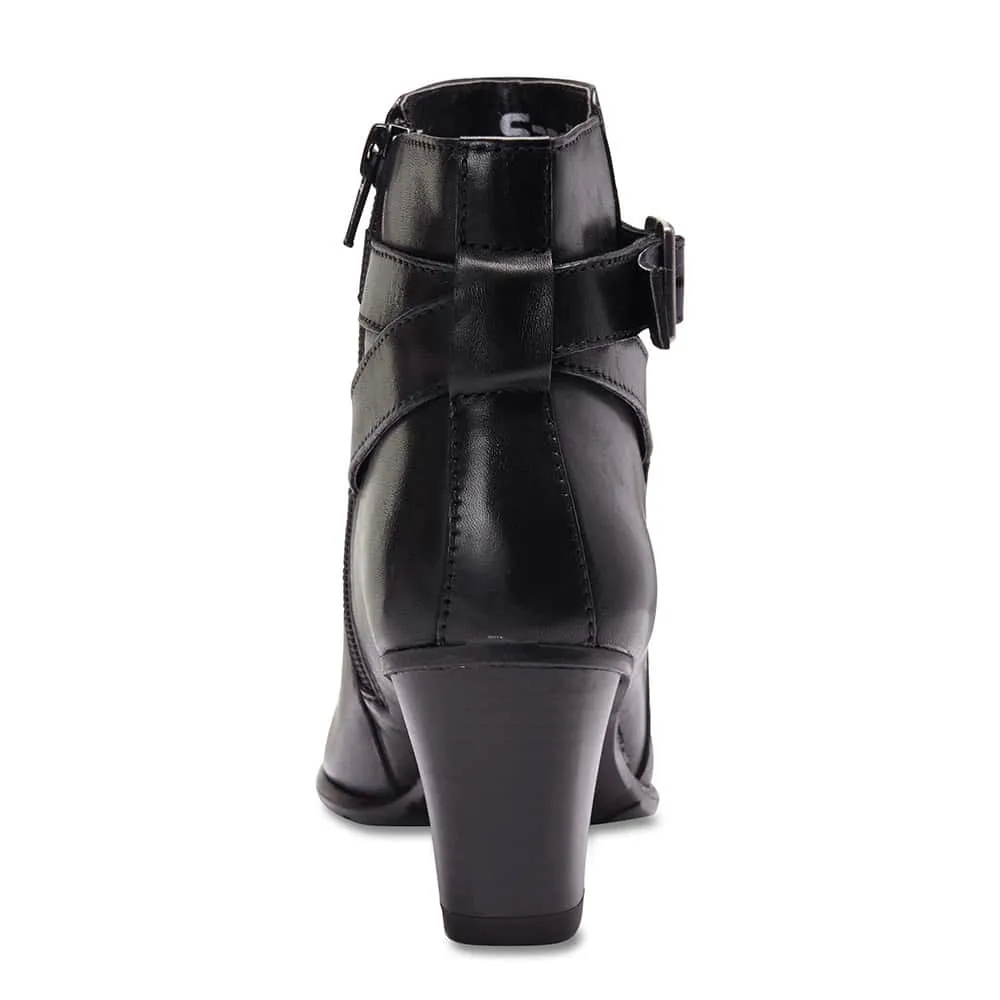 Alaska Boot in Black Leather