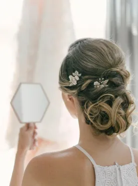 C192. white florals boho bridal hair comb and hairpins