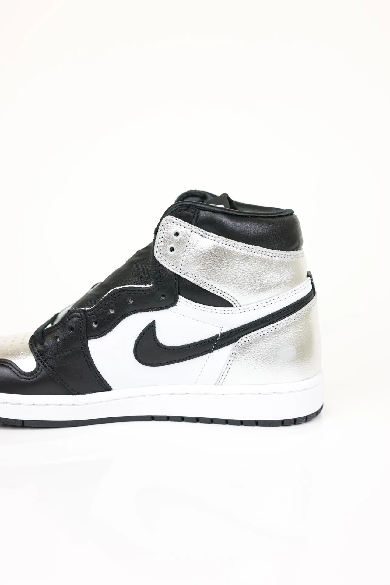 Jordan 1 Retro High Silver Toe