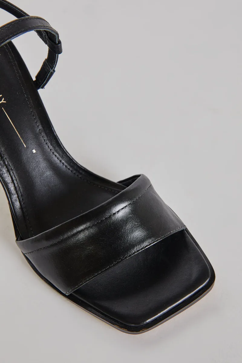 VALIDATED LEATHER HEEL